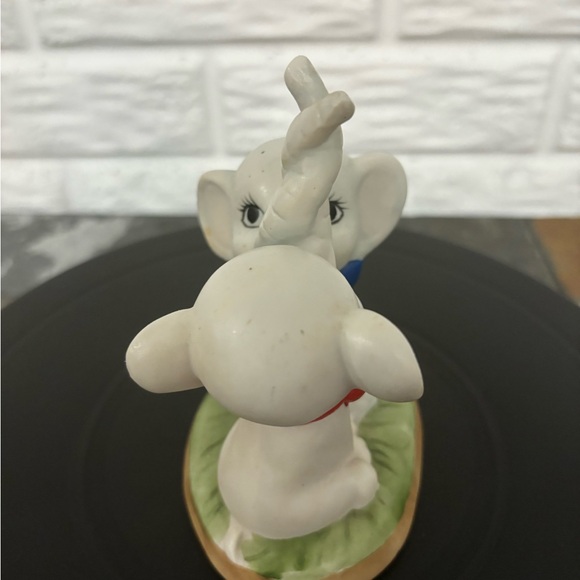 Artmark Vintage Kissing Ceramic Elephants Figurine. Rare and from the 1960’s. - Picture 4 of 5